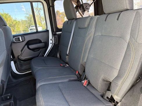 Used 2024 Jeep Wrangler Sport S image 12