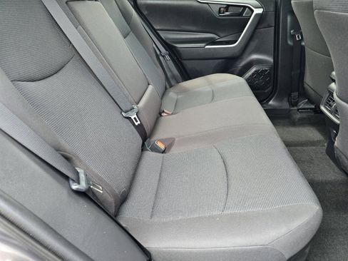 Used 2021 Toyota RAV4 LE AWD/4WD image 19