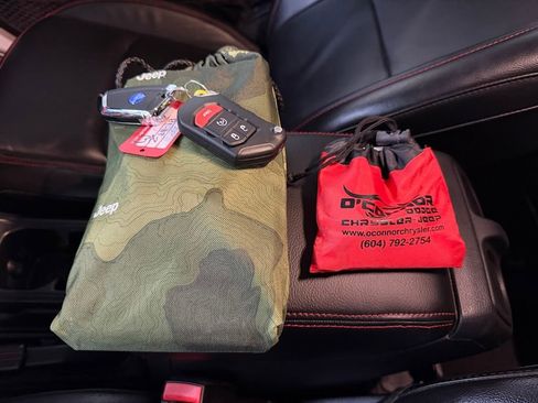 Used 2023 Jeep Gladiator Rubicon w/ Cold Weather Group image 24