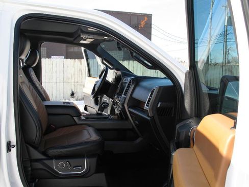 Used 2016 Ford F150 Limited w/ Trailer Tow Package image 21