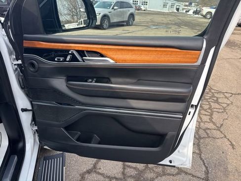 Used 2024 Jeep Grand Wagoneer L Series III AWD/4WD image 14