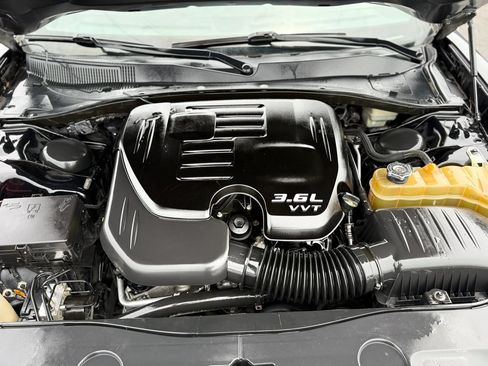 Used 2013 Dodge Charger SE RWD image 10