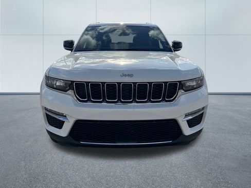 Certified 2025 Jeep Grand Cherokee Limited w/ Trailer Tow Package image 10