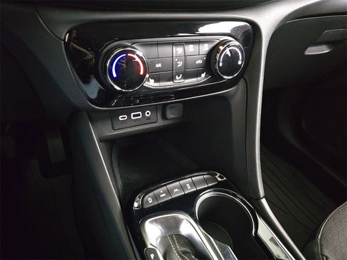 Used 2023 Buick Encore GX Preferred w/ Cold Weather Comfort Package image 25