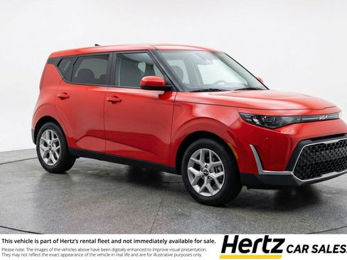 Used 2025 Kia Soul LX w/ LX Technology Package image 1
