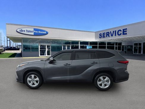Used 2020 Toyota Highlander L FWD image 5