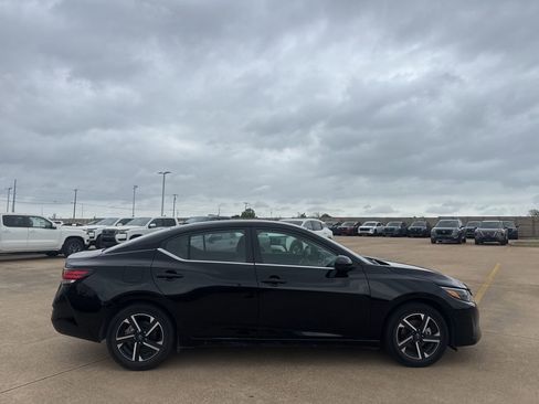 Certified 2025 Nissan Sentra SV image 24