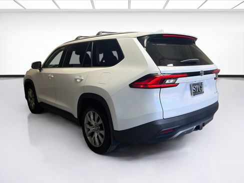 Used 2024 Toyota Grand Highlander FWD image 6