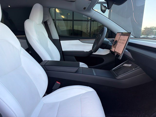 Used 2026 Tesla Model Y Long Range AWD/4WD image 12