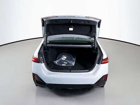 Used 2024 BMW i5 eDrive40i w/ M Sport Package image 24