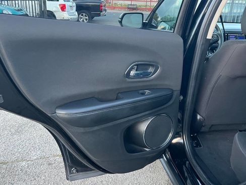 Used 2018 Honda HR-V EX image 24