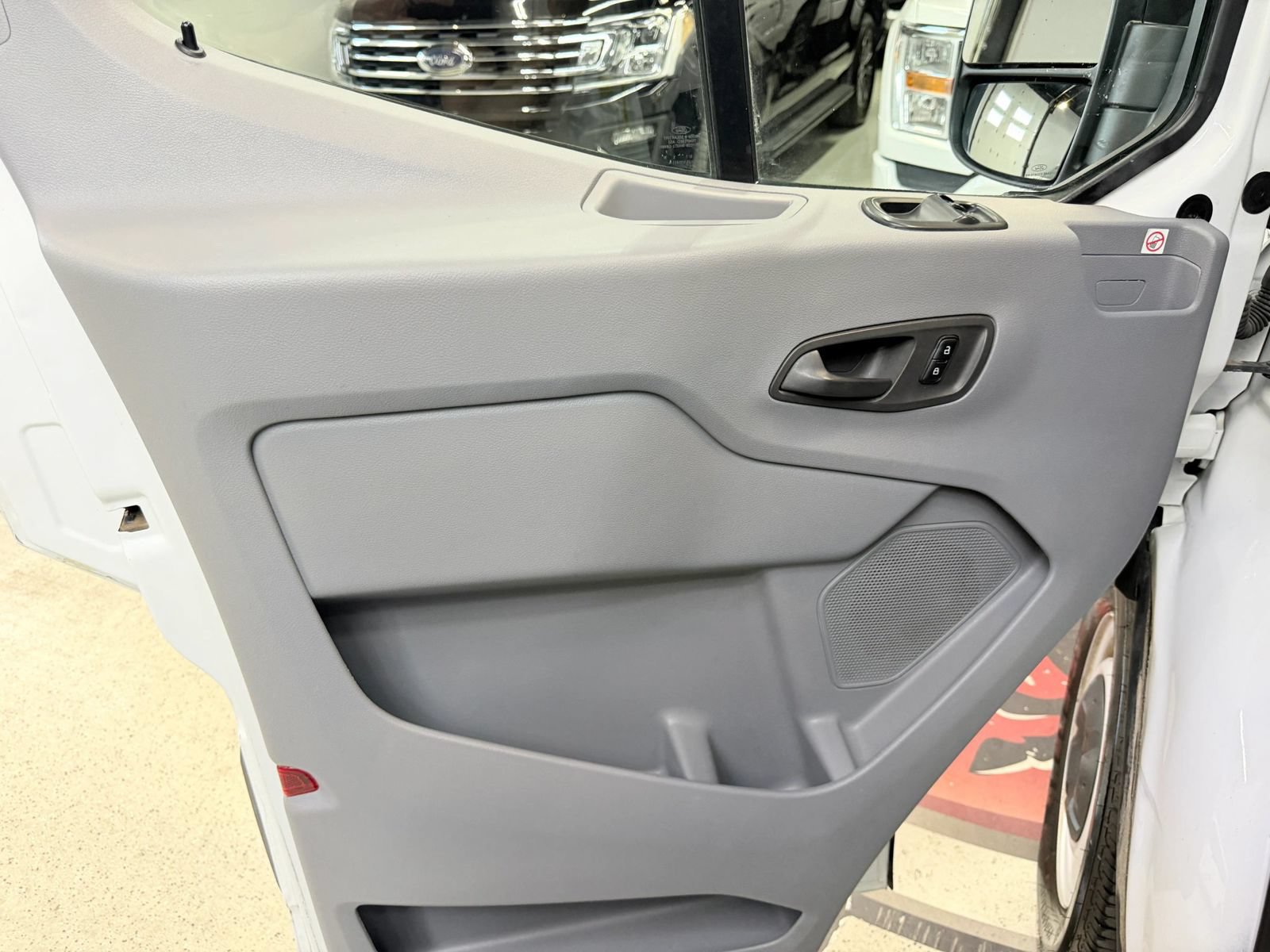 Used 2019 Ford Transit 150 XL RWD image 29