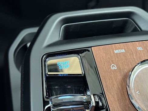 Used 2023 BMW iX xDrive50 w/ Premium Package image 22