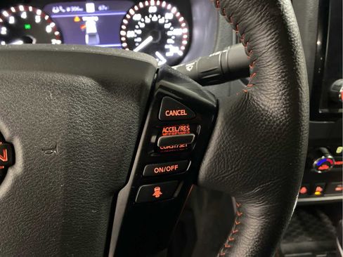 Used 2022 Nissan Frontier PRO-4X image 15