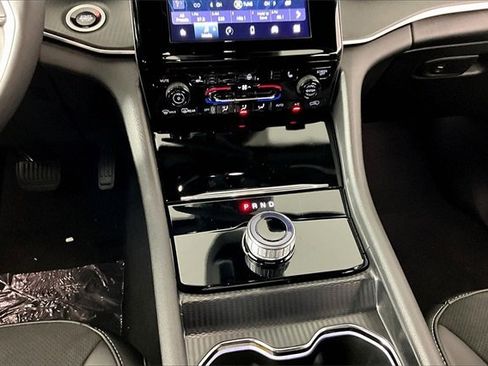 New 2025 Jeep Grand Cherokee L Altitude image 7