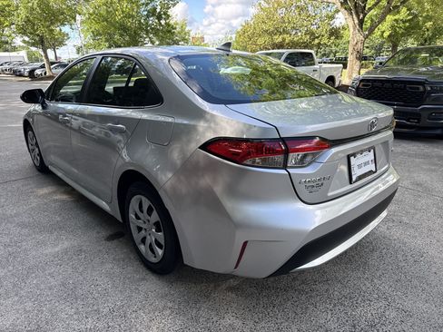 Used 2023 Toyota Corolla LE FWD image 5