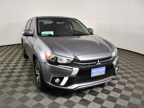 Used 2019 Mitsubishi Outlander Sport SE AWD/4WD image 3