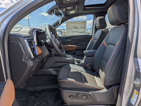 New 2026 GMC Canyon AT4 w/ Technology Plus Package AWD/4WD image 18