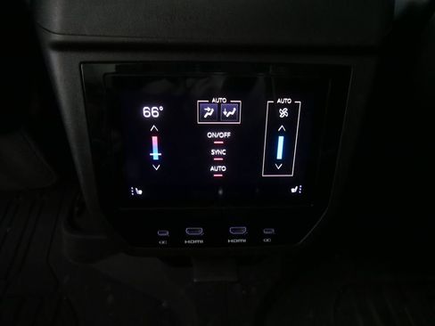 Used 2025 GMC Yukon Denali Ultimate image 20