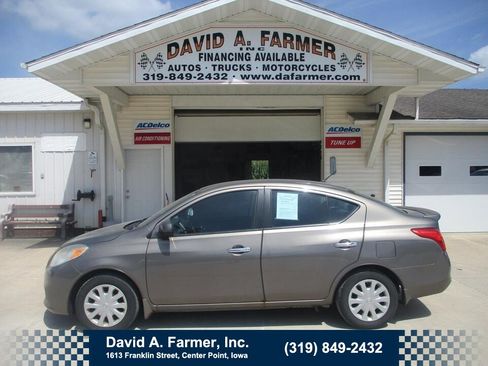 Used 2013 Nissan Versa SV w/ Convenience Pkg FWD image 1