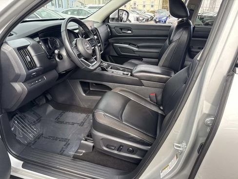 Used 2023 Nissan Pathfinder SL image 21