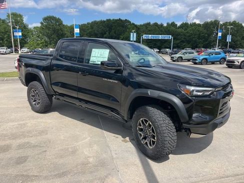 New 2026 Chevrolet Colorado ZR2 w/ Technology Package AWD/4WD image 11