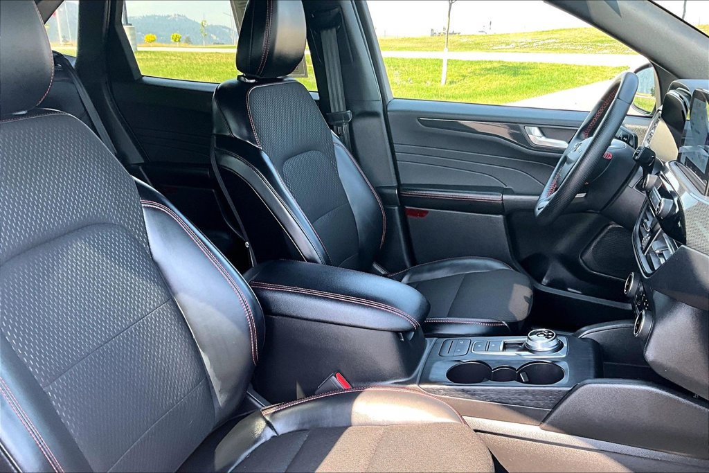 Used 2025 Ford Escape ST-Line Select AWD/4WD image 7