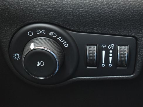 Used 2022 Jeep Compass Limited AWD/4WD image 19