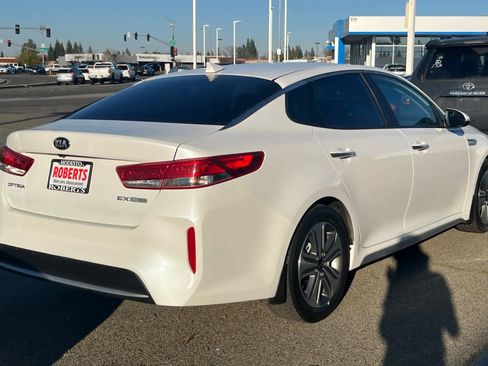 Used 2017 Kia Optima EX image 2