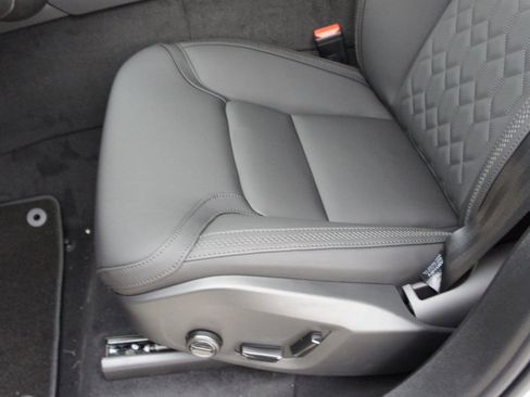 New 2025 Volvo XC90 T8 Plus w/ Protection Package Premier image 19