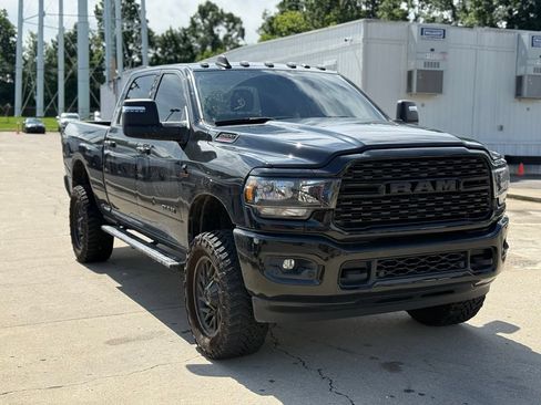 Used 2024 RAM 2500 Big Horn w/ Night Edition AWD/4WD image 4