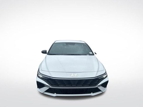 Used 2025 Hyundai Elantra SEL FWD image 2