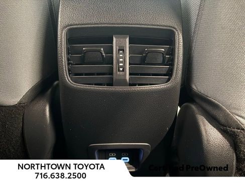 Used 2024 Toyota Corolla Cross SE w/ Moonroof Package image 22