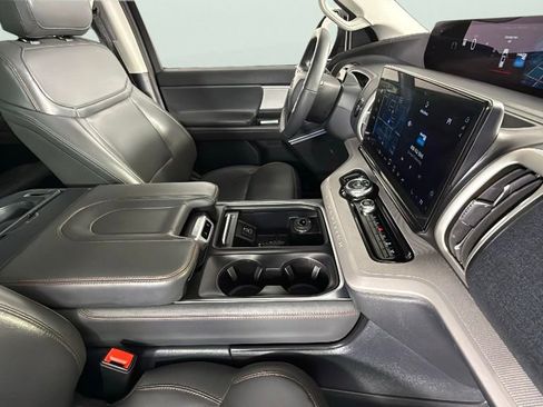 Used 2025 Ford Expedition Max Active image 27