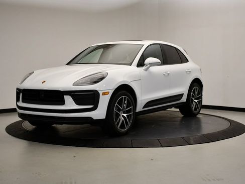 Certified 2026 Porsche Macan Turbo AWD/4WD image 1