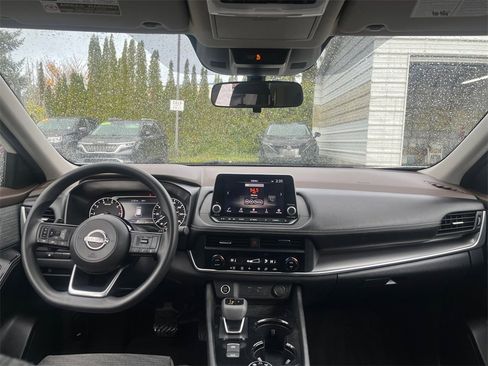 Used 2023 Nissan Rogue SV image 20