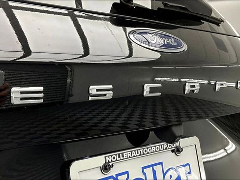 New 2025 Ford Escape ST-Line w/ Tech Pack #1 image 9