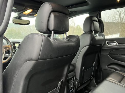 Used 2021 Jeep Grand Cherokee Limited image 33