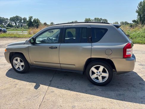 Used 2007 Jeep Compass Sport FWD image 10