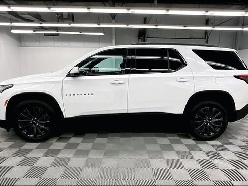 Used 2023 Chevrolet Traverse RS AWD/4WD image 14