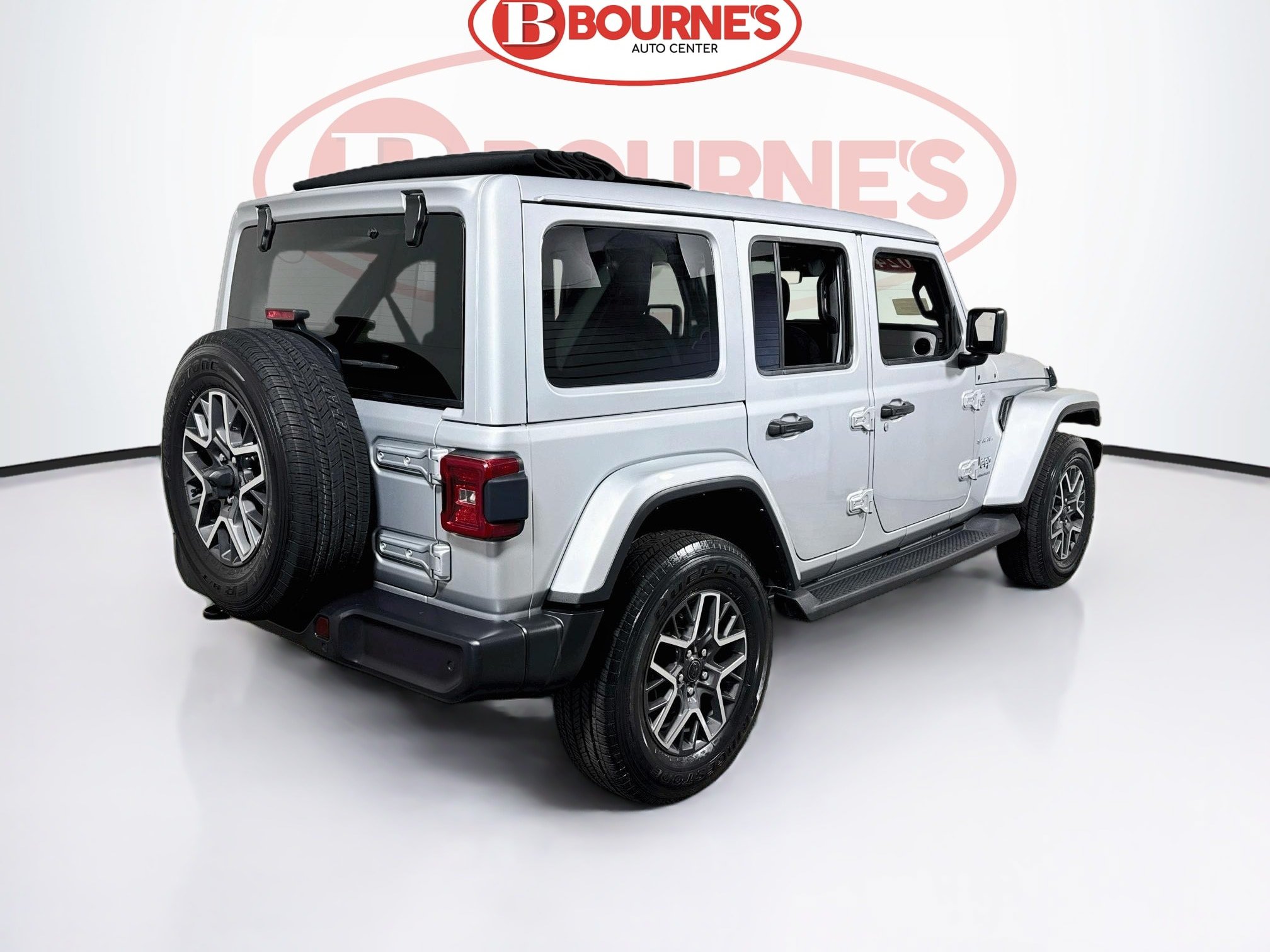 Used 2024 Jeep Wrangler Unlimited Sahara w/ Technology Group AWD/4WD image 11