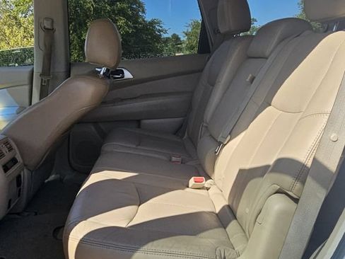 Used 2013 Nissan Pathfinder Platinum FWD image 7