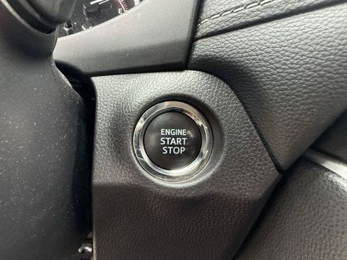 Used 2025 Toyota RAV4 XLE FWD image 23