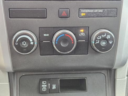 Used 2012 Chevrolet Traverse LS FWD image 14