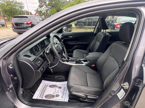 Used 2017 Honda Accord LX image 9