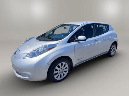 Used 2014 Nissan Leaf S FWD image 9