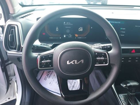 Certified 2024 Kia Sorento LX FWD image 17