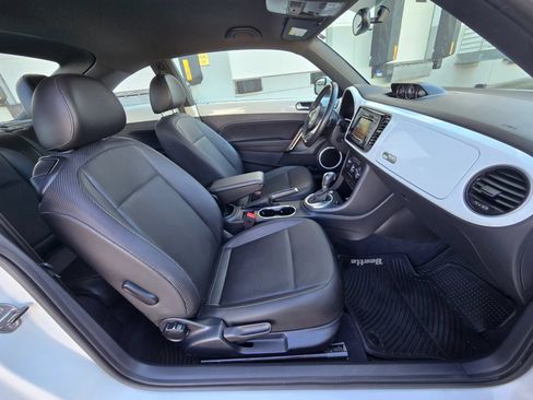 Used 2015 Volkswagen Beetle TDI FWD image 20