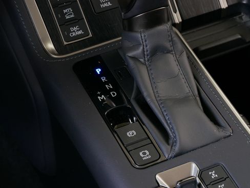 Used 2025 Lexus GX 550 AWD/4WD image 22