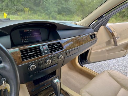 Used 2006 BMW 525xi Sedan image 26